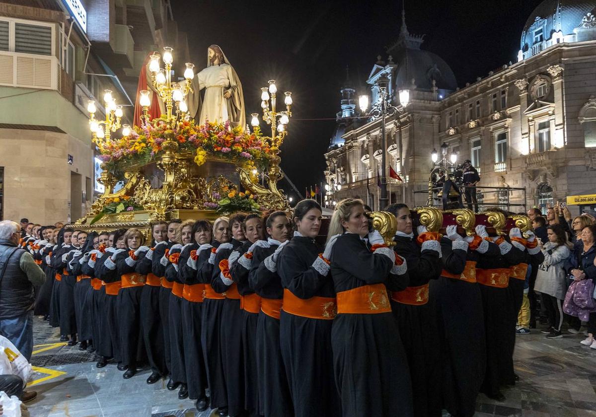 Horario y recorrido de las procesiones de Viernes de Dolores de ...