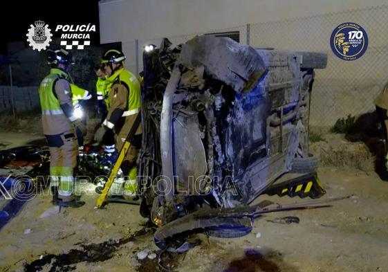 El estado del vehículo tras el accidente, en la madrugada de este miércoles, en Alquerías.