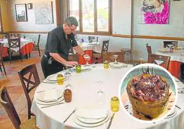 El servicio prepara el comedor en El Rincón de Joaquín.