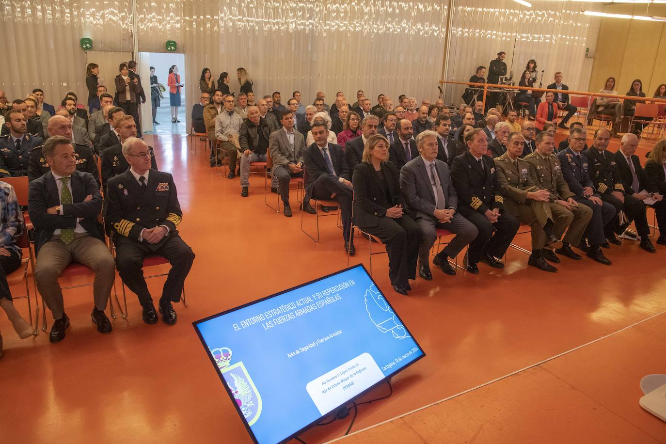 La inauguración del Aula de Seguridad y Fuerzas Armadas, en imágenes
