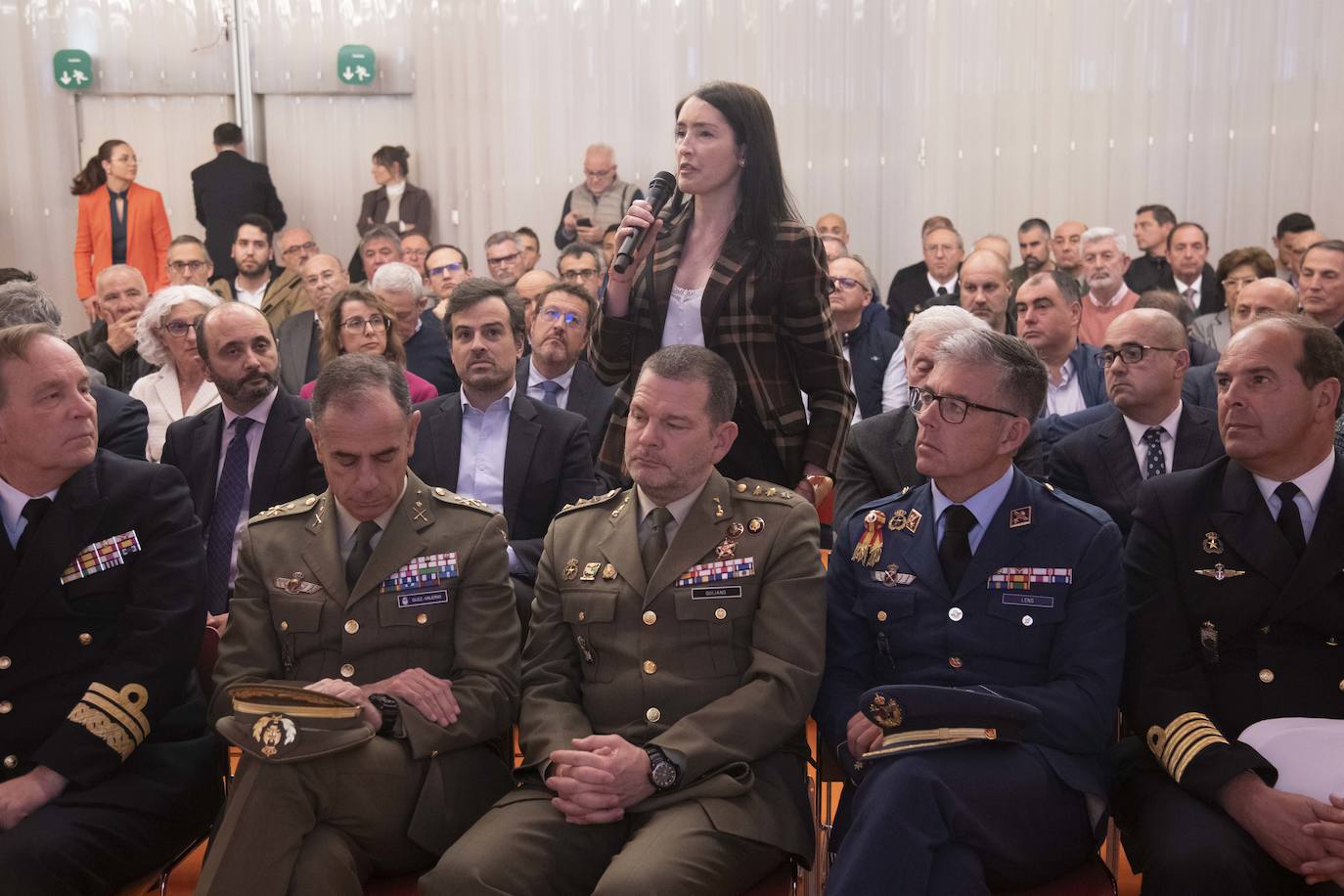 La inauguración del Aula de Seguridad y Fuerzas Armadas, en imágenes