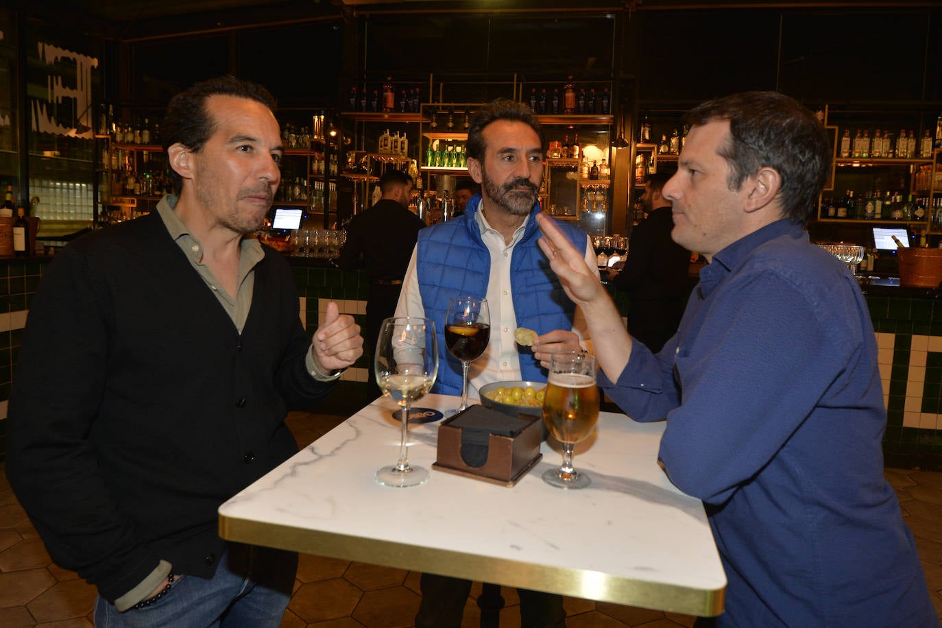 Las imágenes del cóctel de bienvenida en el Mercado de Correos de Murcia