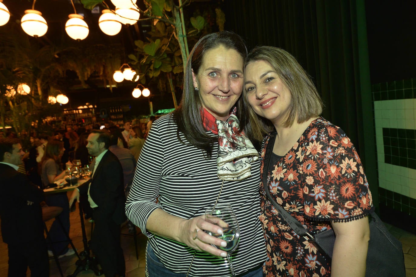 Las imágenes del cóctel de bienvenida en el Mercado de Correos de Murcia