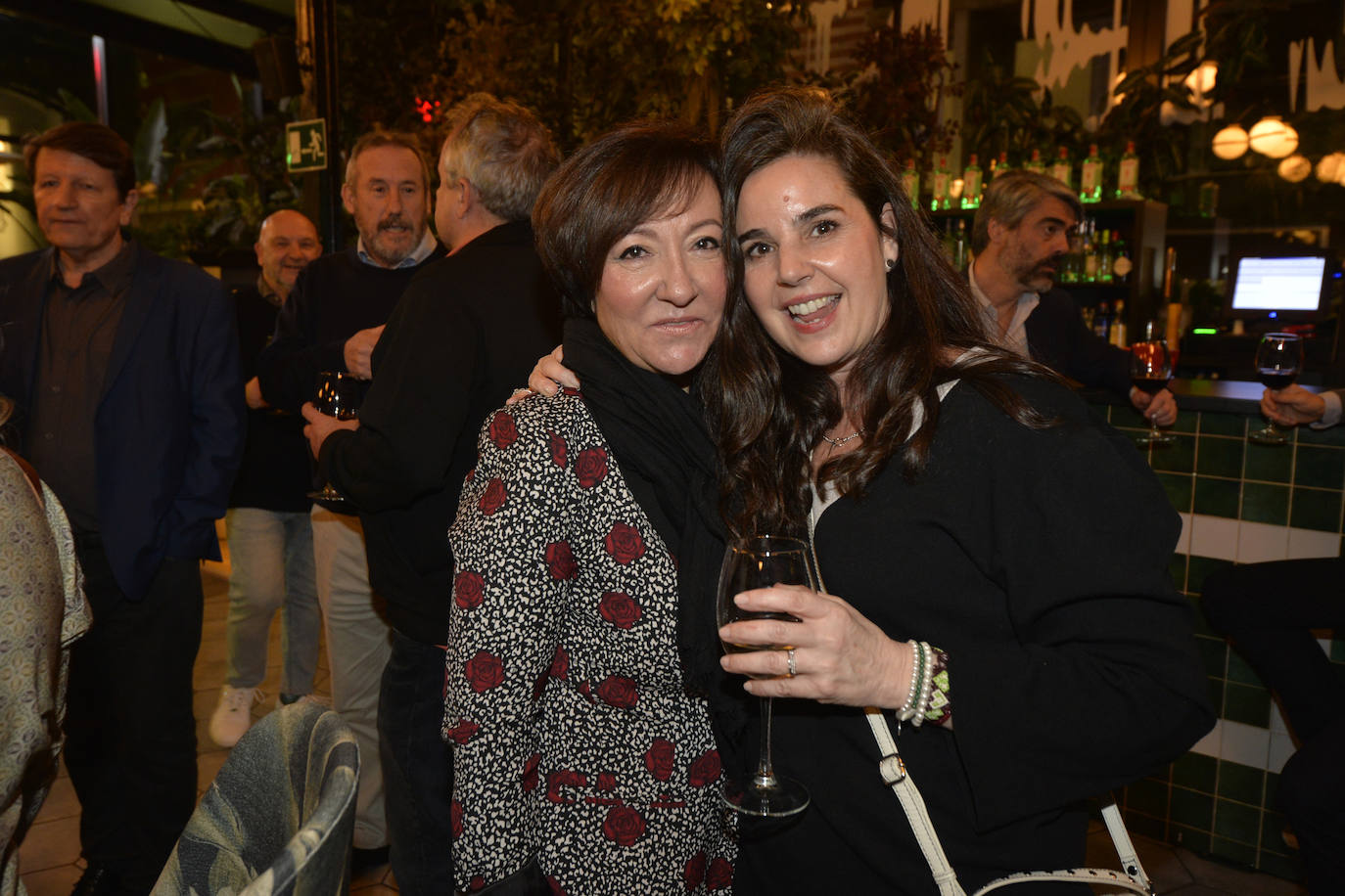 Las imágenes del cóctel de bienvenida en el Mercado de Correos de Murcia