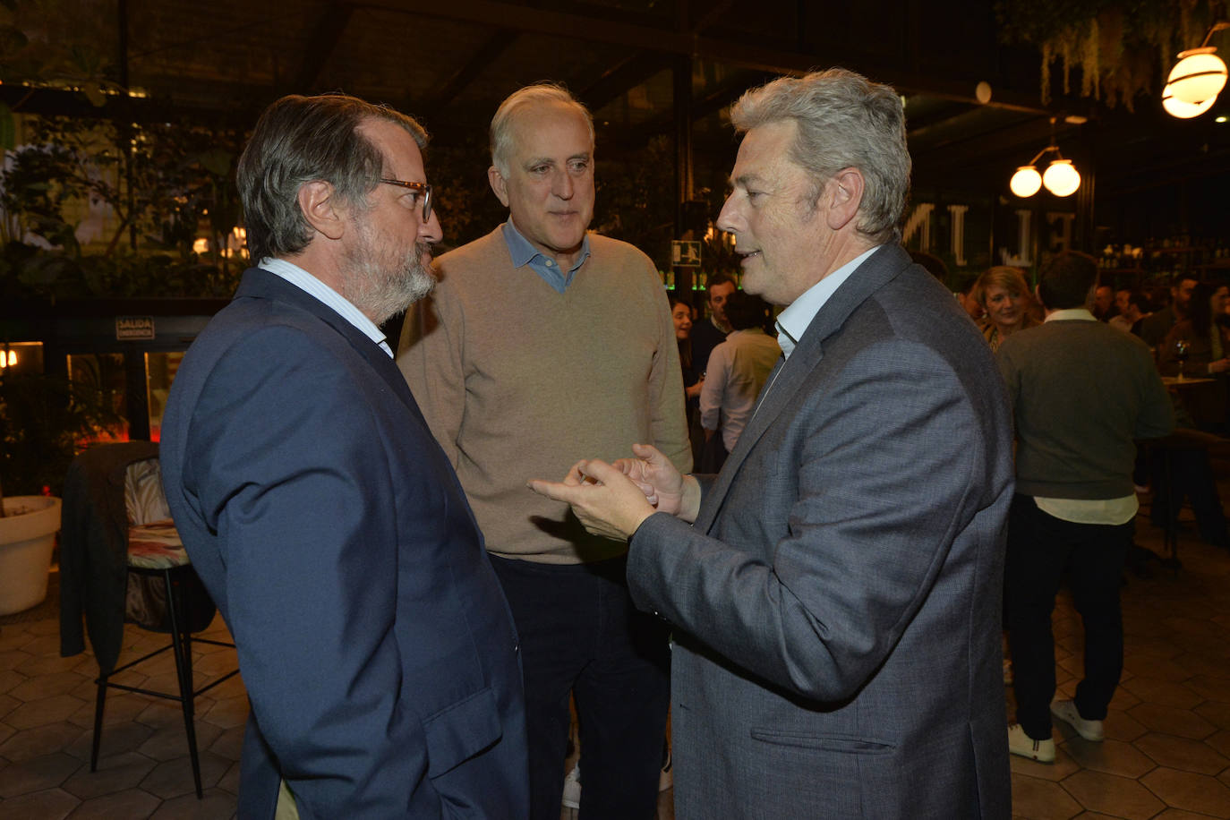 Las imágenes del cóctel de bienvenida en el Mercado de Correos de Murcia