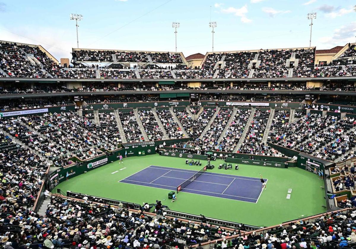 La victoria de Carlos Alcaraz ante Zverev tras la invasión de abejas en Indian Wells, en imágenes