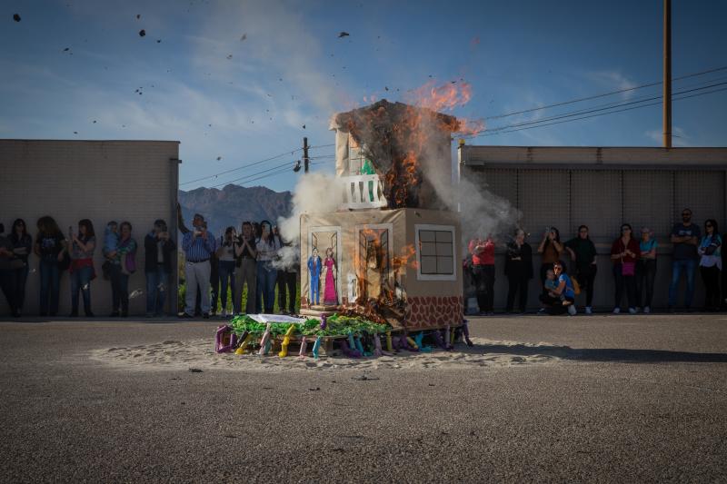 La cremà de las fallas del colegio de Hurchillo, en imágenes