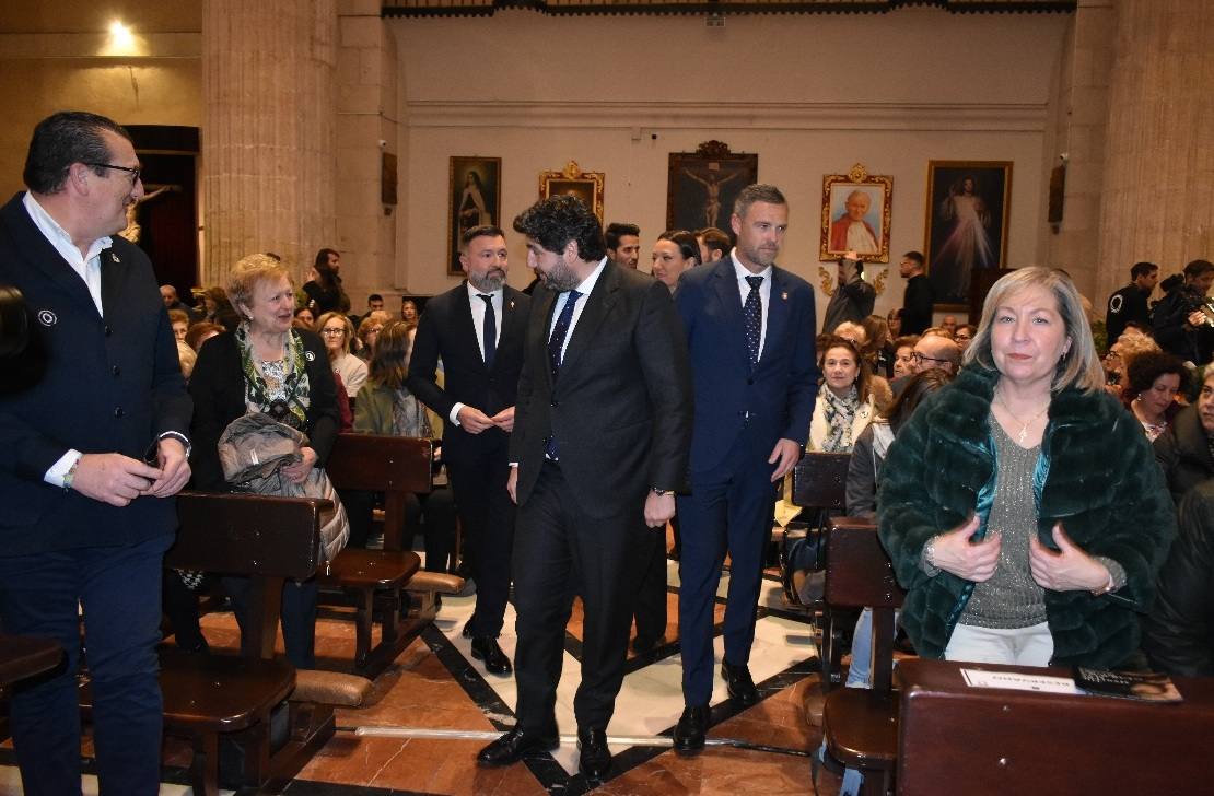 La Compañía abre sus puertas a «The Mystery Man»