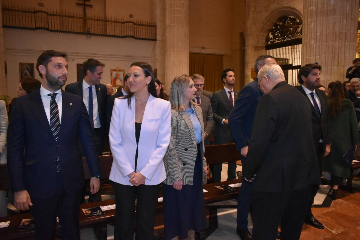 La Compañía abre sus puertas a «The Mystery Man»