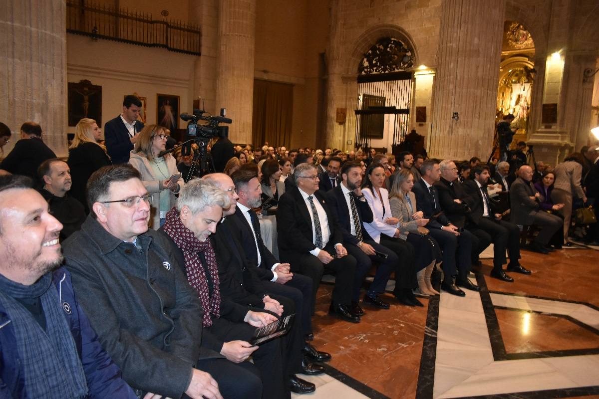 La Compañía abre sus puertas a «The Mystery Man»