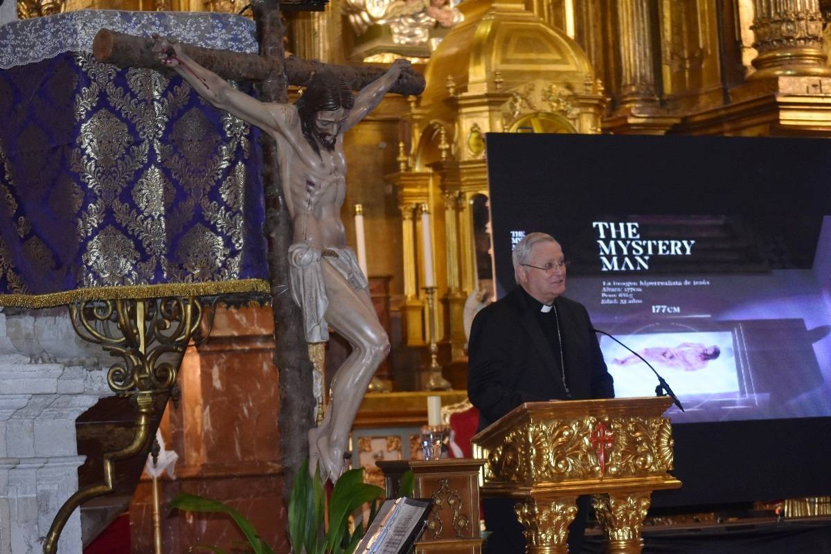 La Compañía abre sus puertas a «The Mystery Man»