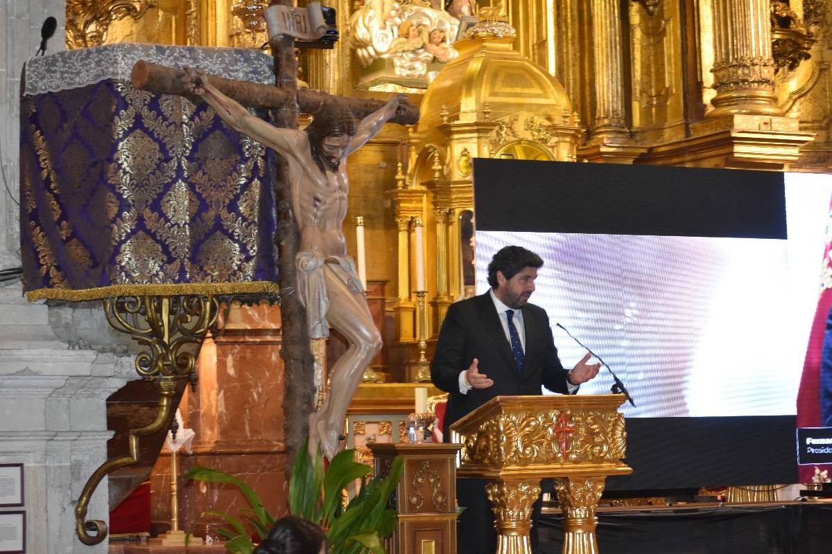 La Compañía abre sus puertas a «The Mystery Man»