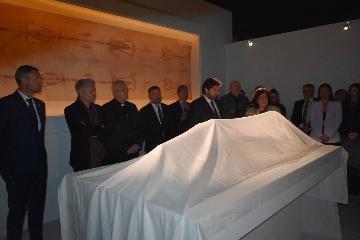 La Compañía abre sus puertas a «The Mystery Man»