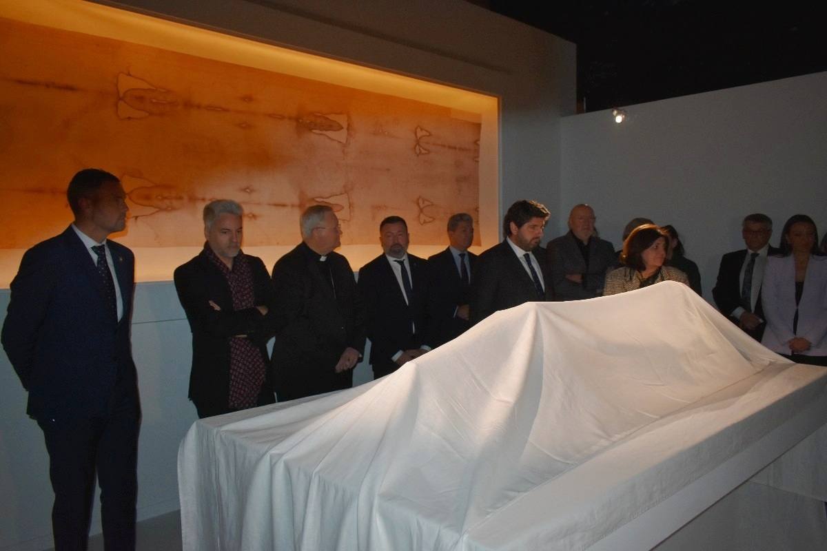 La Compañía abre sus puertas a «The Mystery Man»