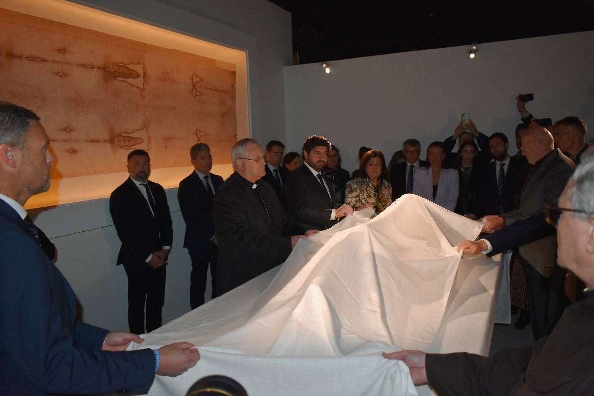 La Compañía abre sus puertas a «The Mystery Man»