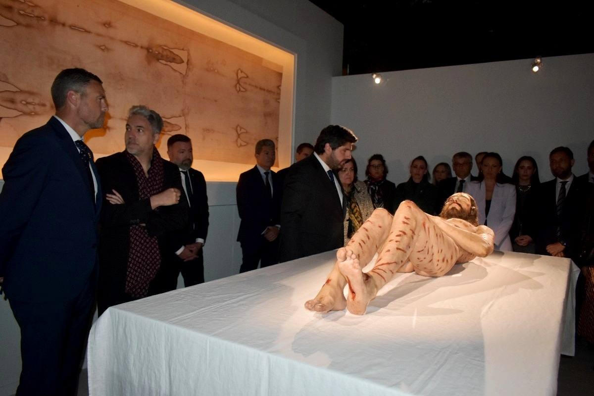 La Compañía abre sus puertas a «The Mystery Man»