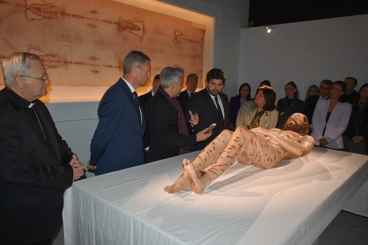 La Compañía abre sus puertas a «The Mystery Man»