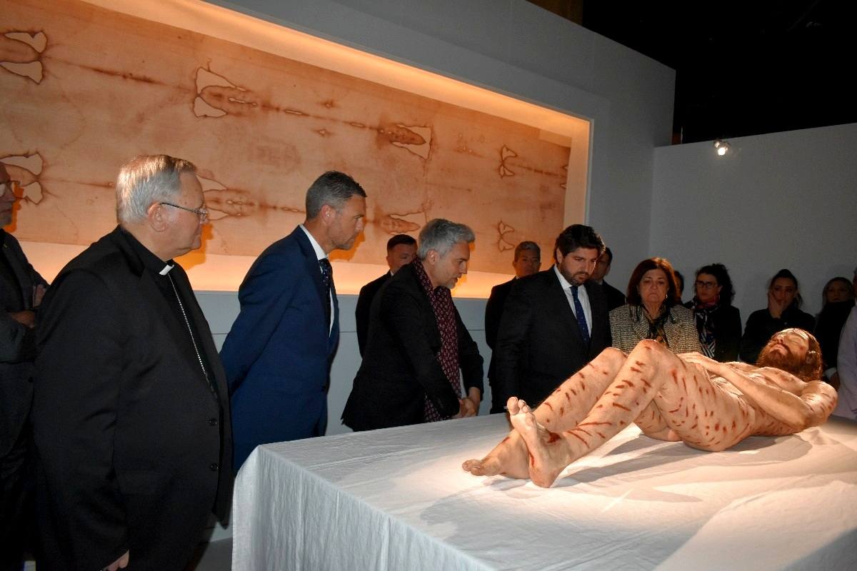 La Compañía abre sus puertas a «The Mystery Man»