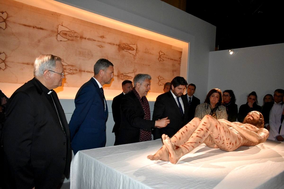 La Compañía abre sus puertas a «The Mystery Man»