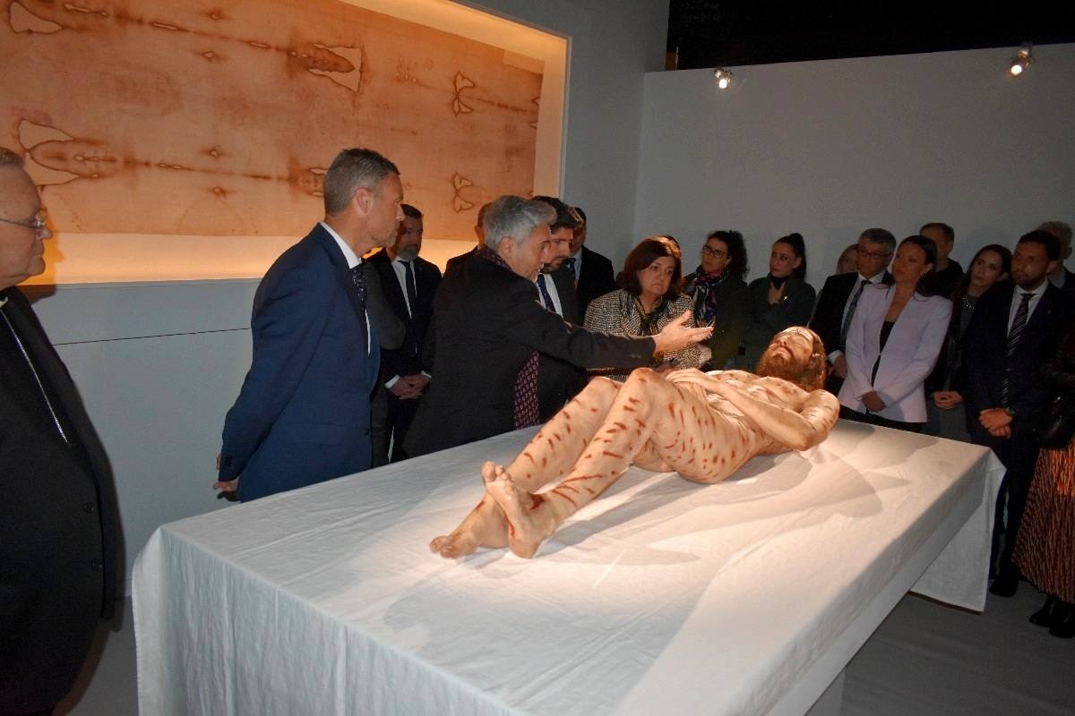 La Compañía abre sus puertas a «The Mystery Man»