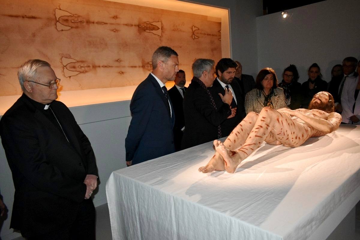 La Compañía abre sus puertas a «The Mystery Man»