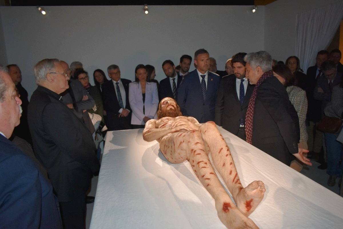 La Compañía abre sus puertas a «The Mystery Man»