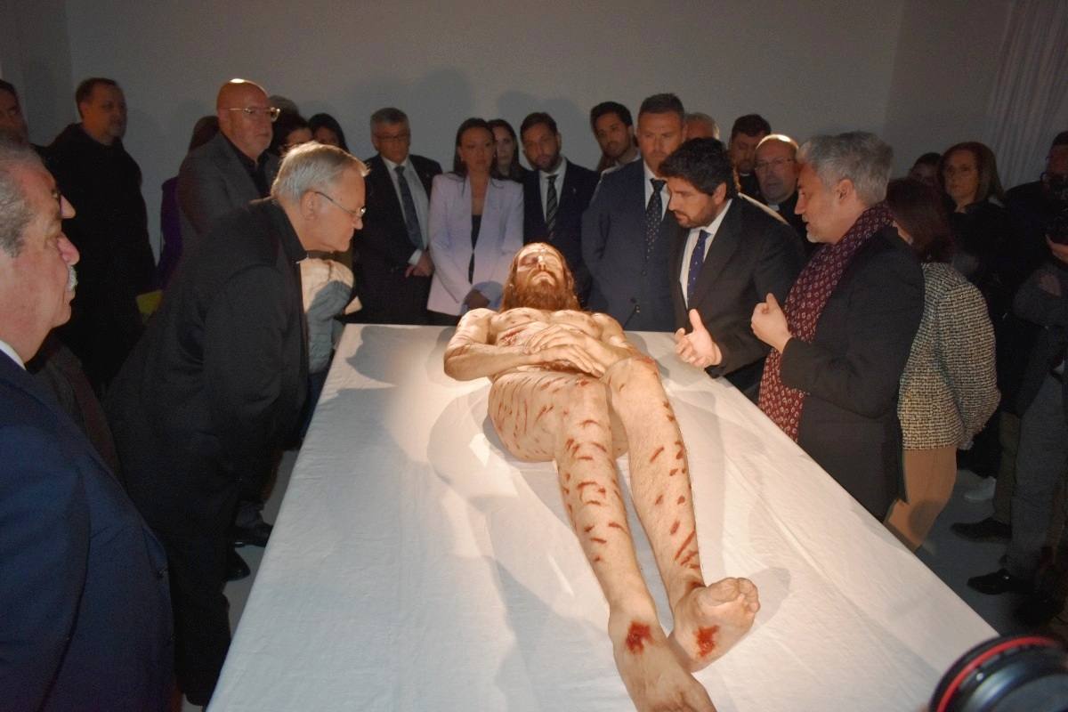 La Compañía abre sus puertas a «The Mystery Man»