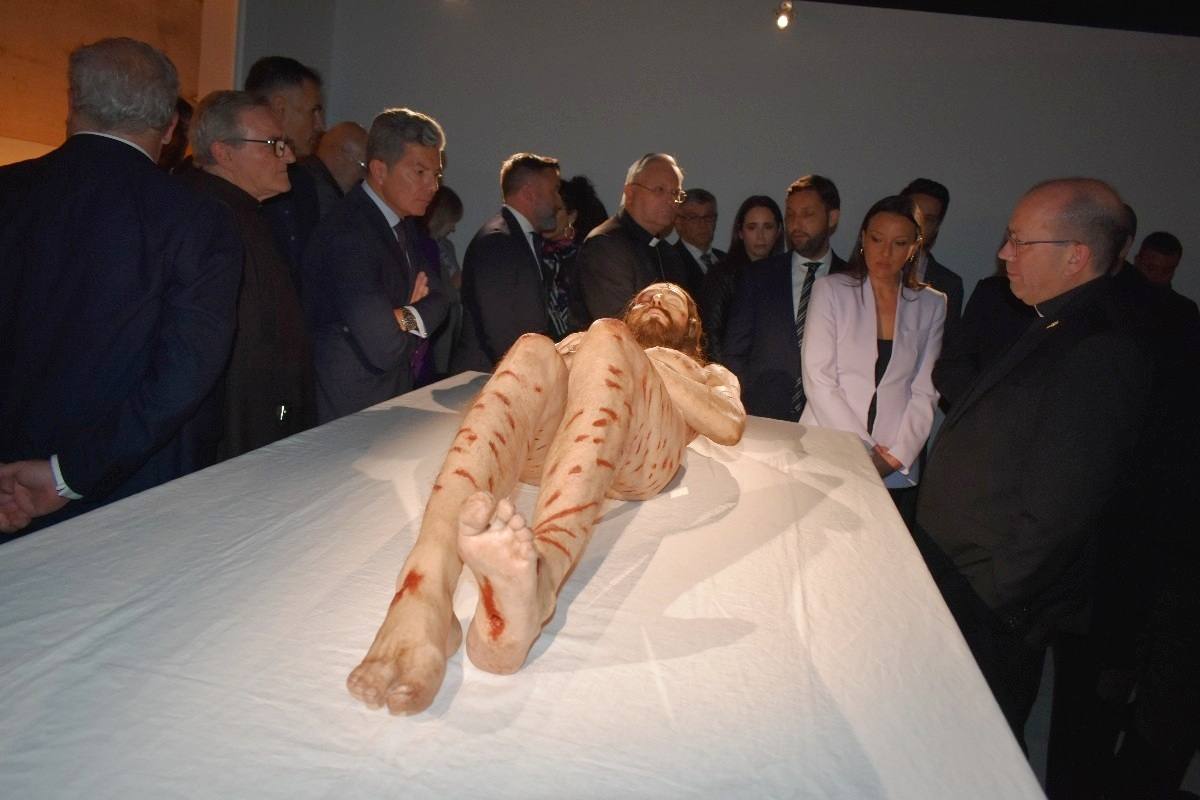 La Compañía abre sus puertas a «The Mystery Man»