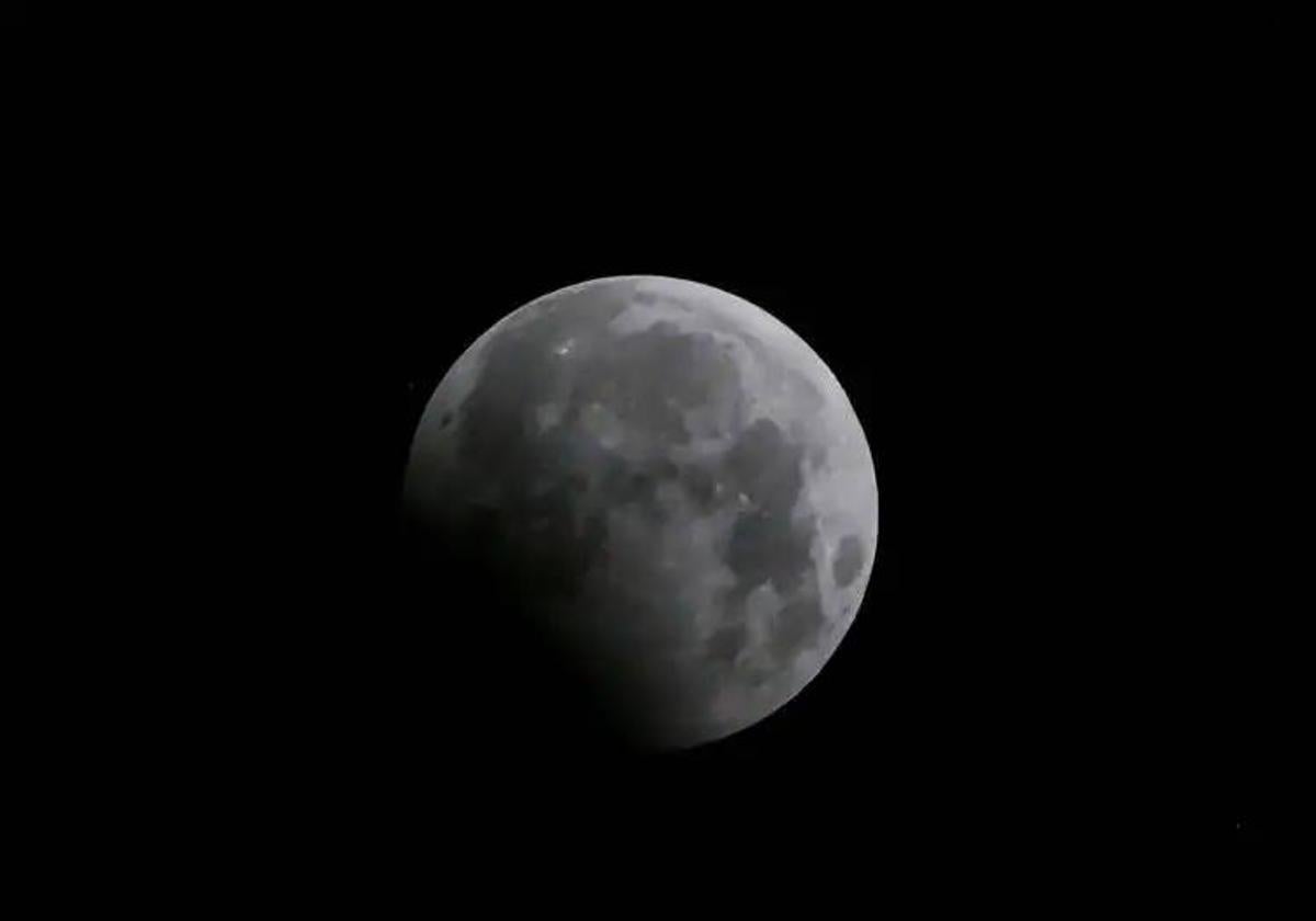 Eclipse penumbral de luna de marzo: cuándo y cómo verlo desde España.