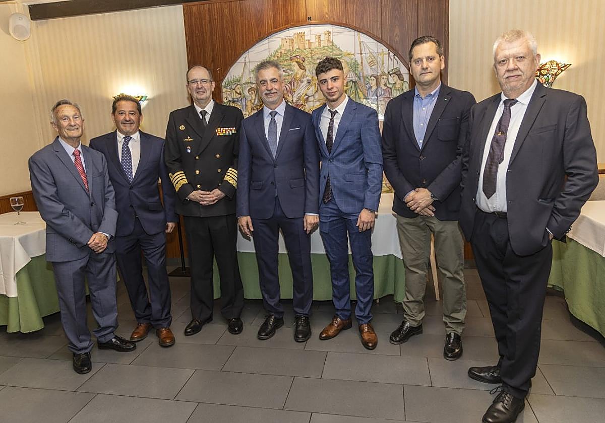 Miguel Guillén, Ángel Marín, Pedro Luis de la Puente, Mariano Jiménez, Martín Bernal, Juan Moreno y José Pérez, en un momento de la celebración.