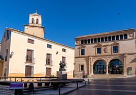 Plaza de Arriba, uno de los puntos centrales más importantes del casco antiguo de Jumilla.