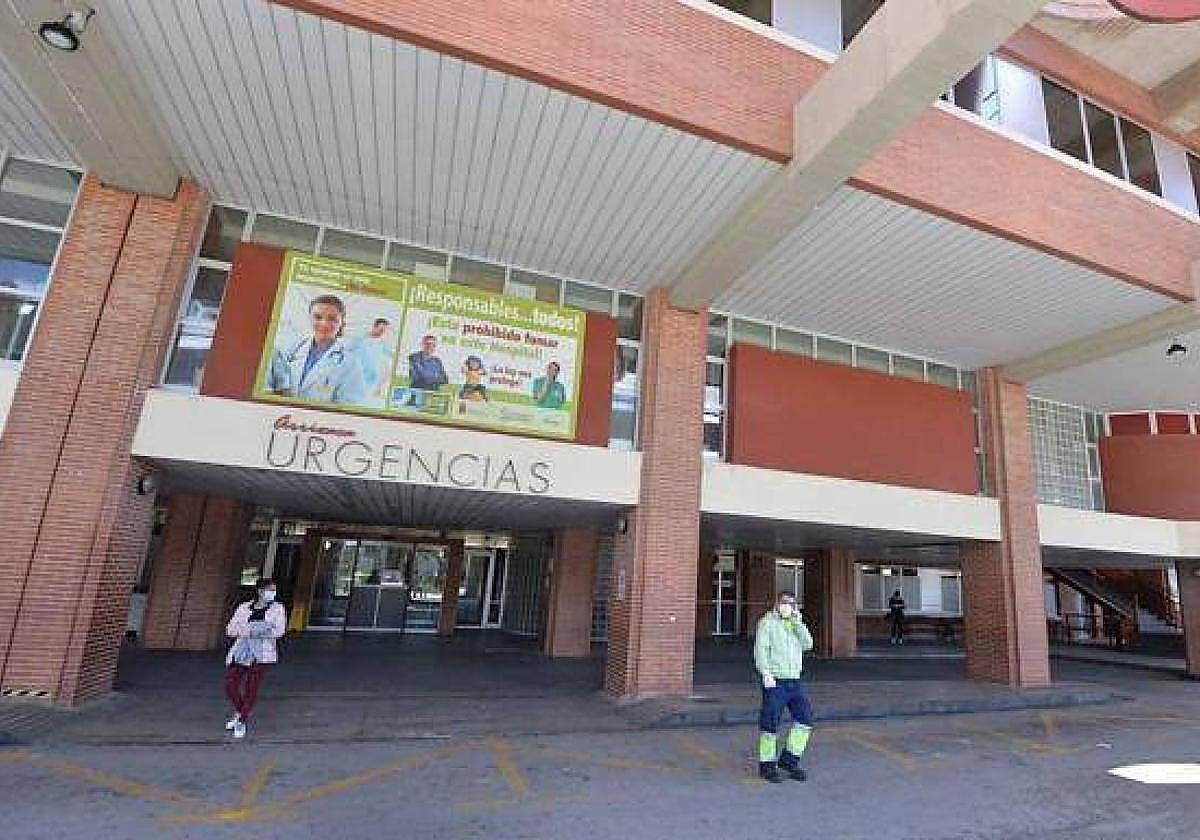 Puerta de Urgencias de La Arrixaca, en una imagen de archivo.