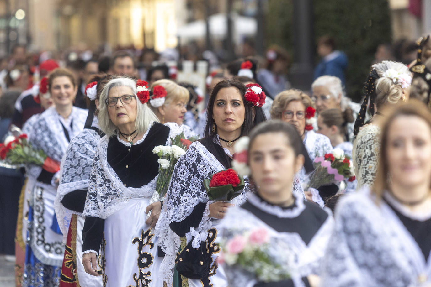 La ofrenda floral de Viernes de Dolores de Cartagena, en imágenes