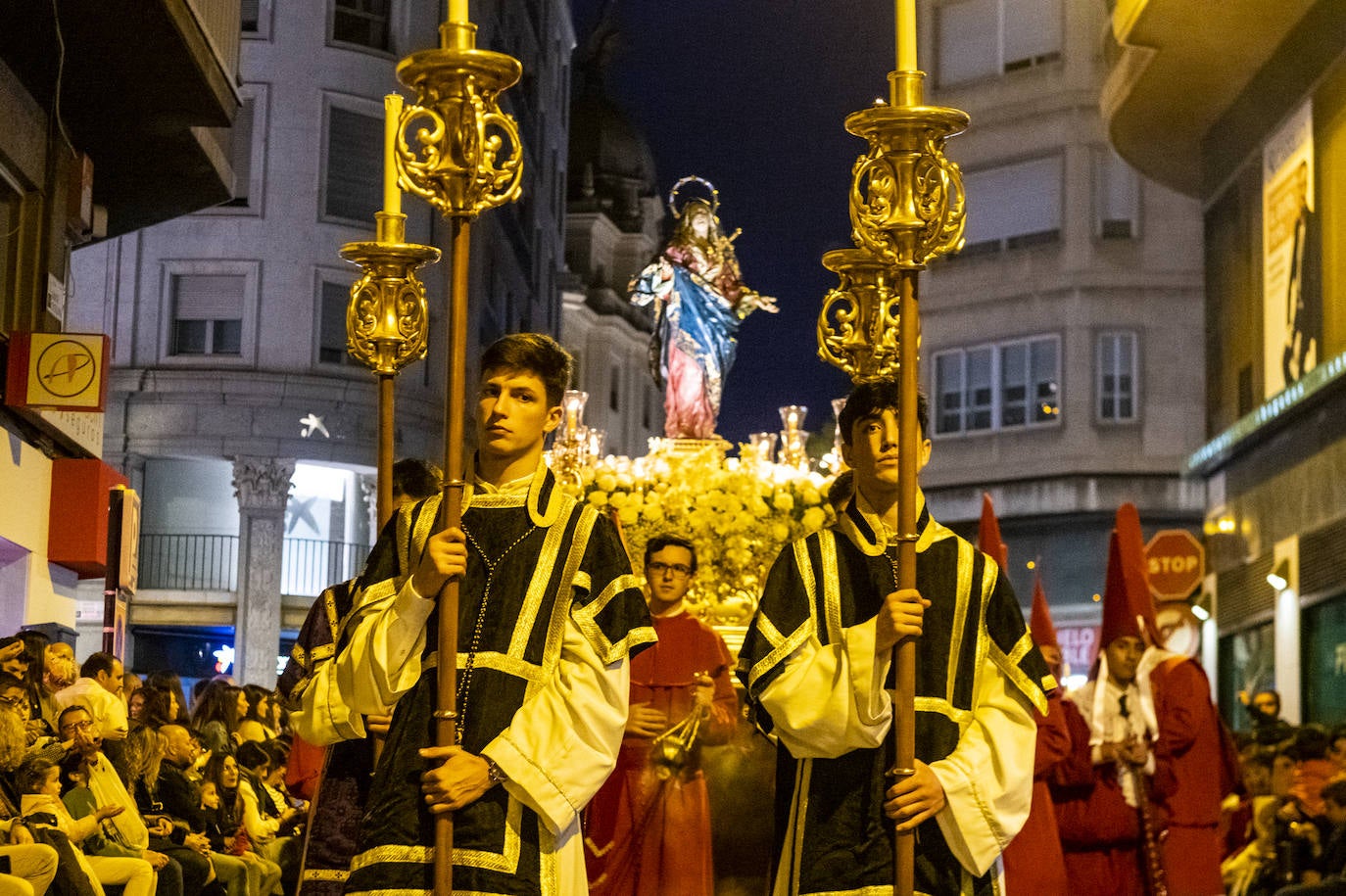 La procesión de la Caridad del Sábado de Pasión de Murcia, en imágenes