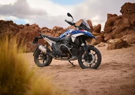 La nueva R 1300 GS presenta un diseño completamente nuevo, refleja una compacidad extrema y una importante reducción de peso.