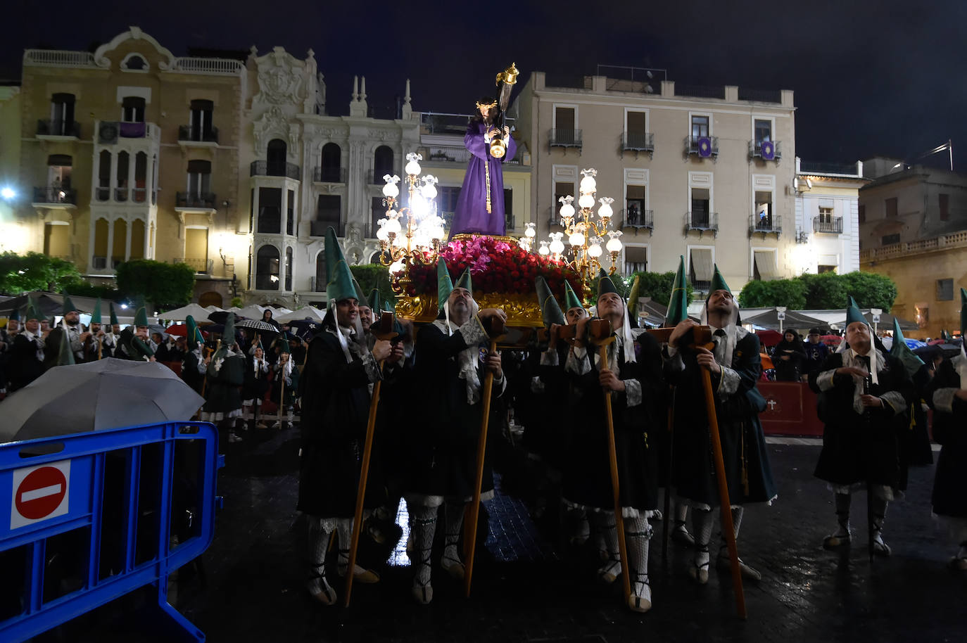 Suspendida la procesión del Cristo de la Esperanza en Murcia por la lluvia