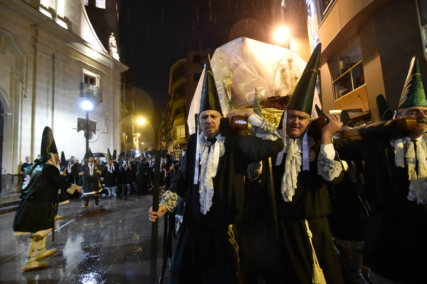 Suspendida la procesión del Cristo de la Esperanza en Murcia por la lluvia