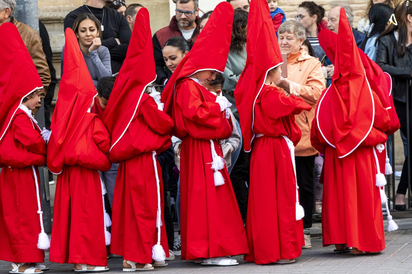 La procesión de los &#039;coloraos&#039;, en imágenes