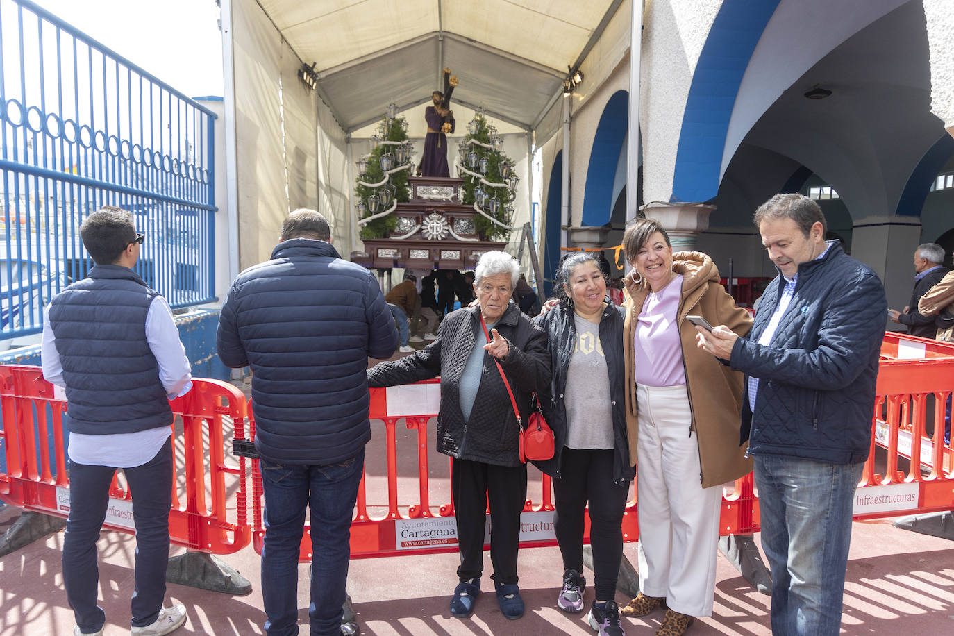Un Jueves Santo de preparativos en Cartagena