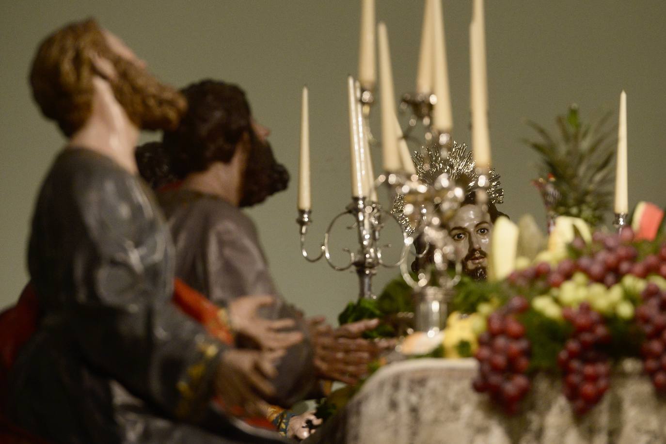 Visitantes disfrutan de los pasos de Salzillo antes del Viernes Santo