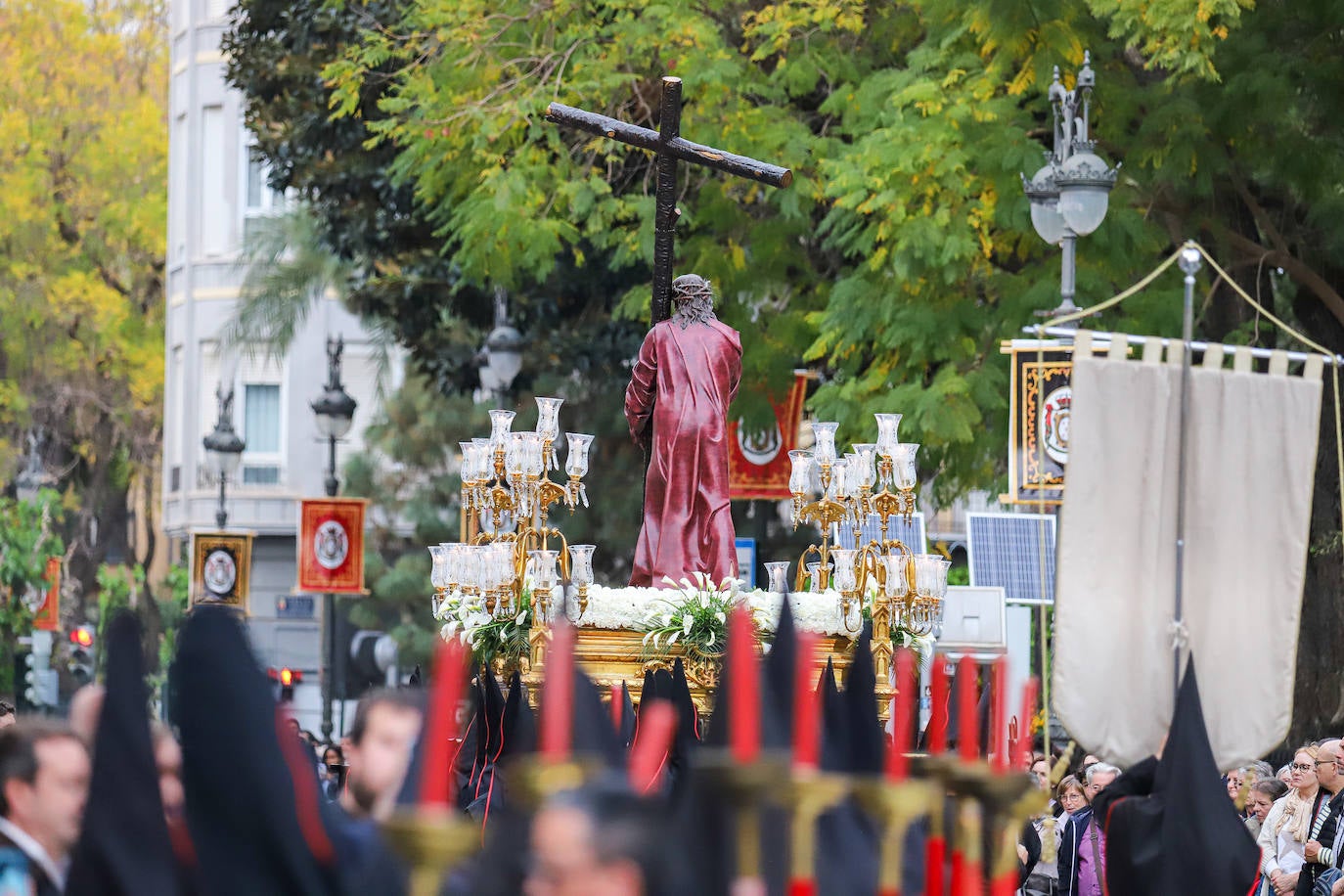 La procesión de la Soledad del Calvario de Murcia, en imágenes