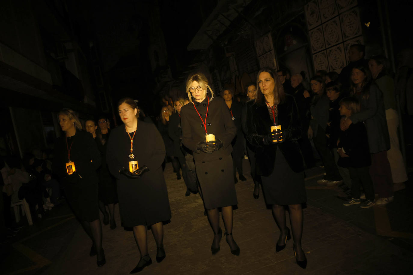 La procesión del Silencio de Cartagena, en imágenes