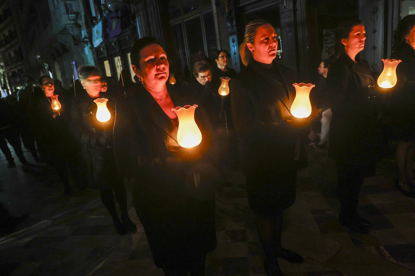La procesión del Silencio de Cartagena, en imágenes