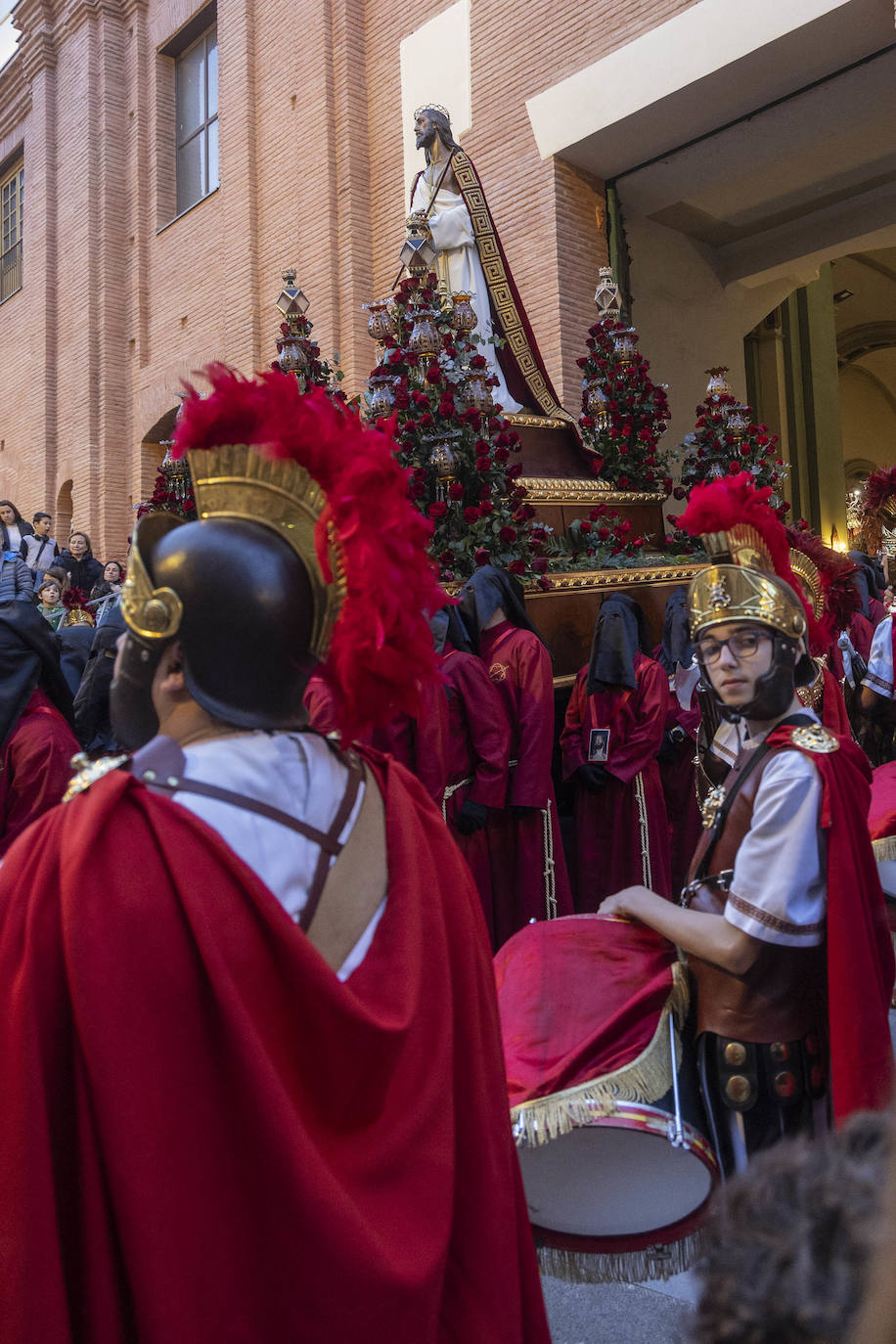 Un Jueves Santo de preparativos en Cartagena