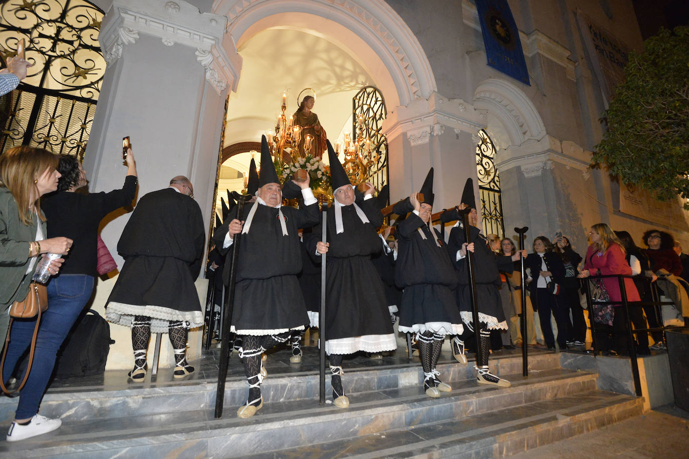 Las cofradías de la Misericordia, de Servitas y del Santo Sepulcro cierran el Viernes Santo