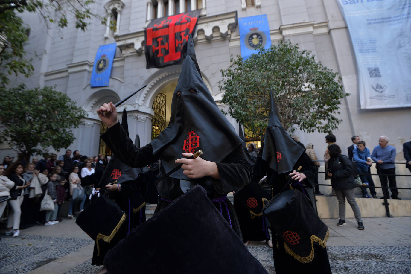 Las cofradías de la Misericordia, de Servitas y del Santo Sepulcro cierran el Viernes Santo