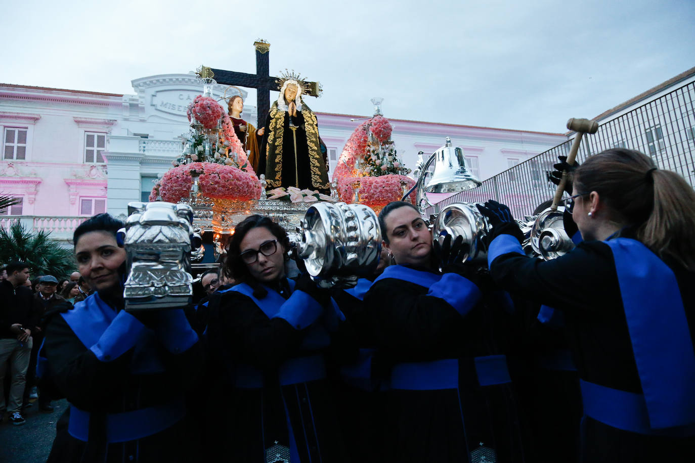 Procesiones de la Vera Cruz y las Santas Mujeres en Cartagena, en imágenes