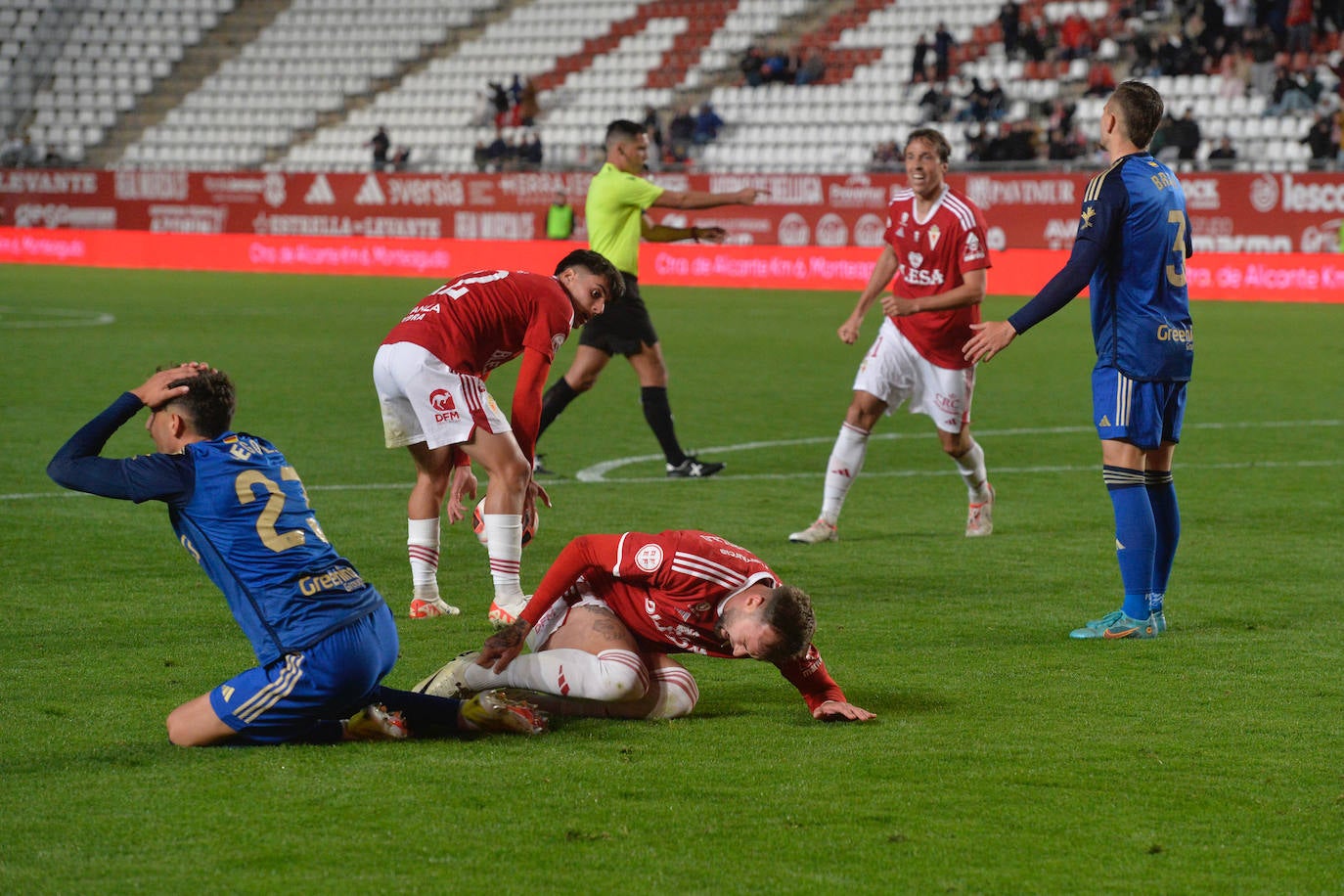 La victoria del Real Murcia frente al Recreativo Granada, en imágenes