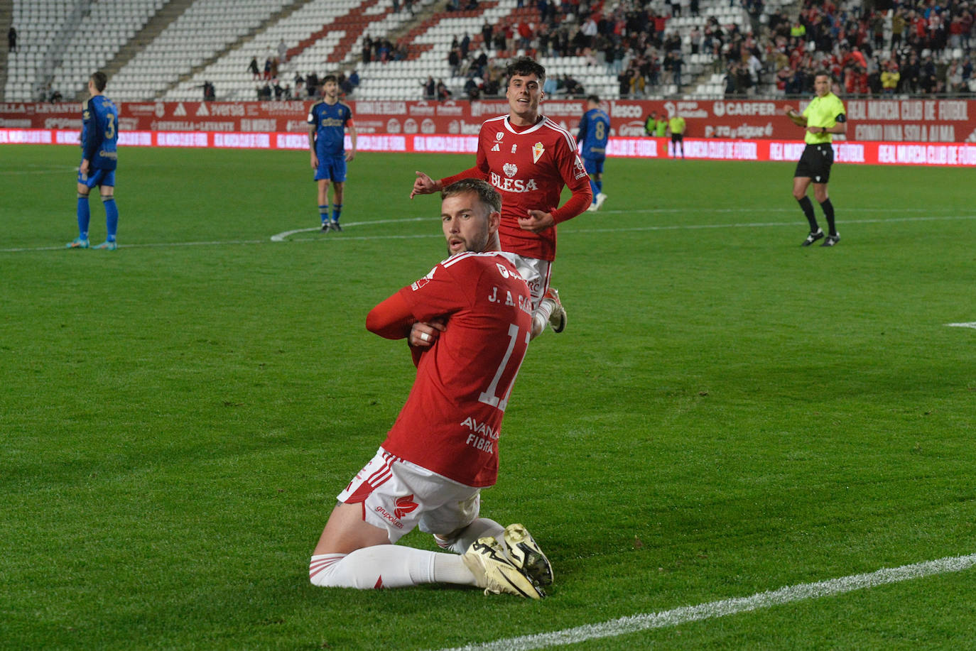 La victoria del Real Murcia frente al Recreativo Granada, en imágenes