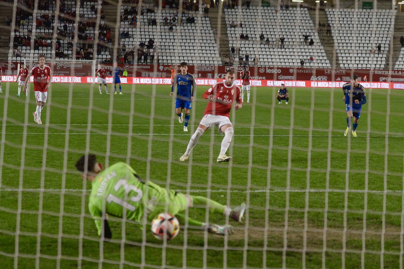 La victoria del Real Murcia frente al Recreativo Granada, en imágenes